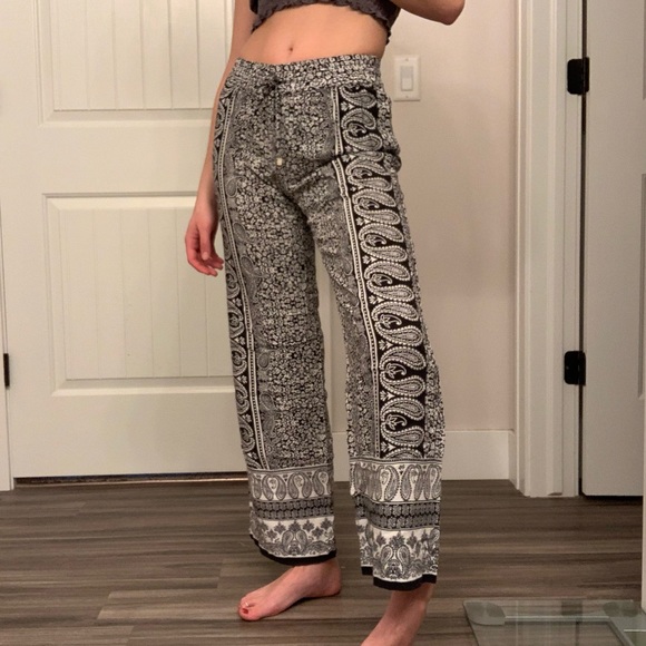 Flowy Drawstring Pants 🖤 - Picture 1 of 5